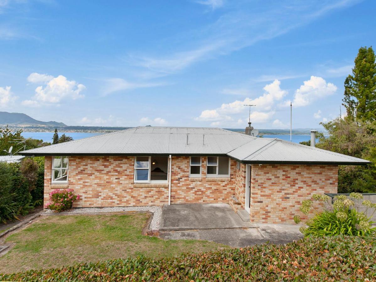 Lofty Lakeviews - Acacia Bay Holiday Home Taupo Ngoại thất bức ảnh