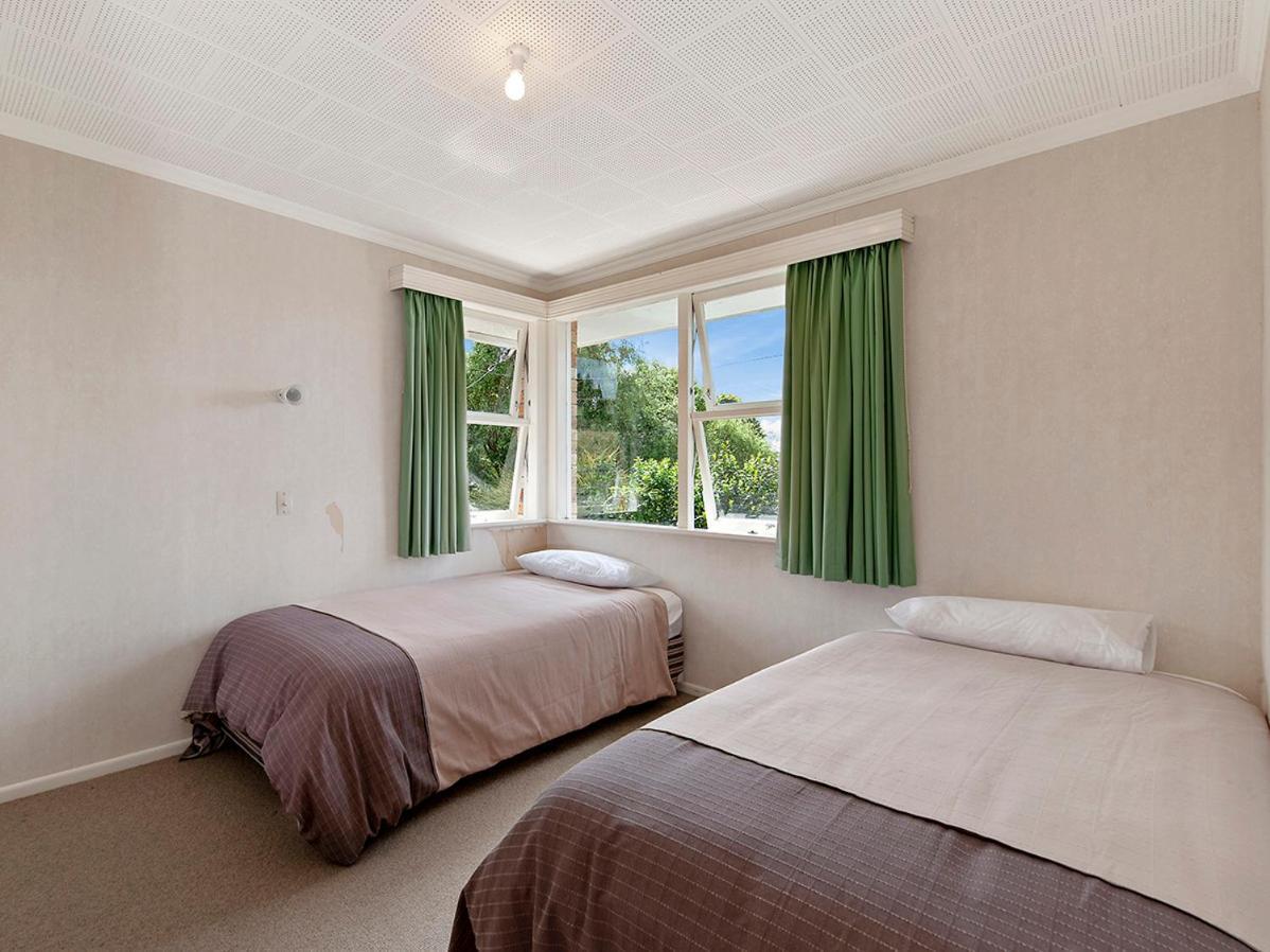 Lofty Lakeviews - Acacia Bay Holiday Home Taupo Ngoại thất bức ảnh
