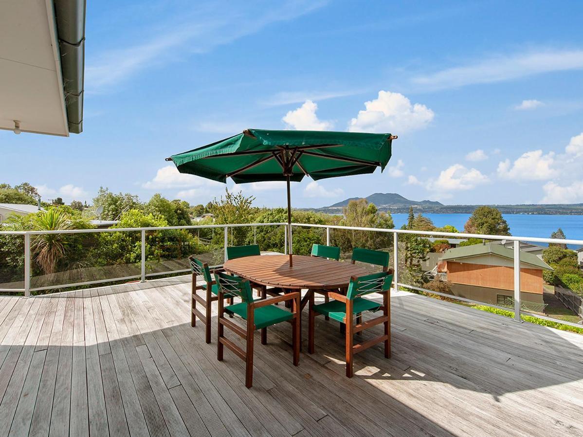 Lofty Lakeviews - Acacia Bay Holiday Home Taupo Ngoại thất bức ảnh