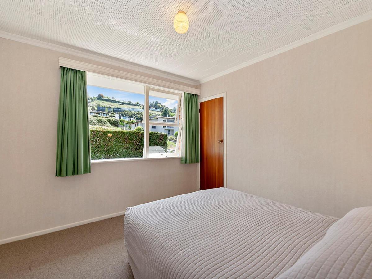 Lofty Lakeviews - Acacia Bay Holiday Home Taupo Ngoại thất bức ảnh