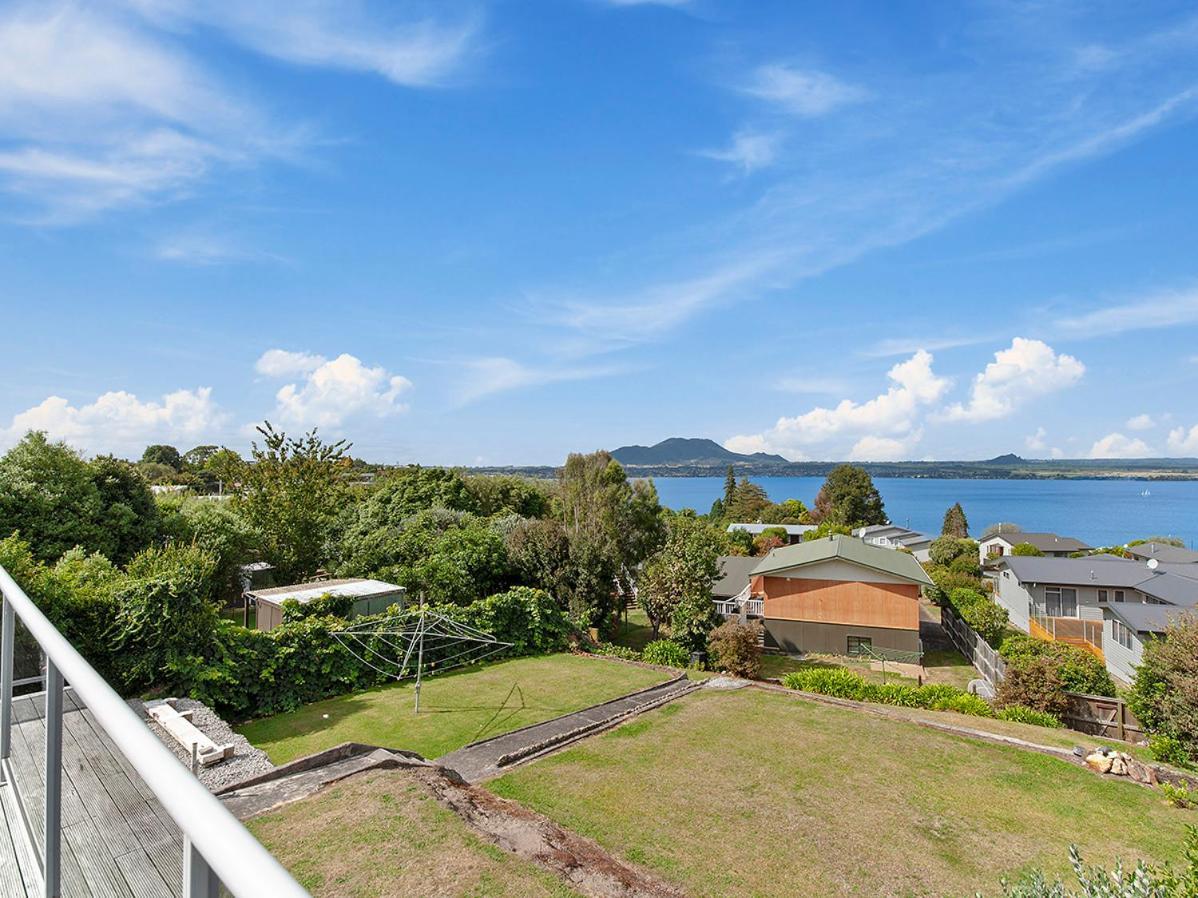 Lofty Lakeviews - Acacia Bay Holiday Home Taupo Ngoại thất bức ảnh