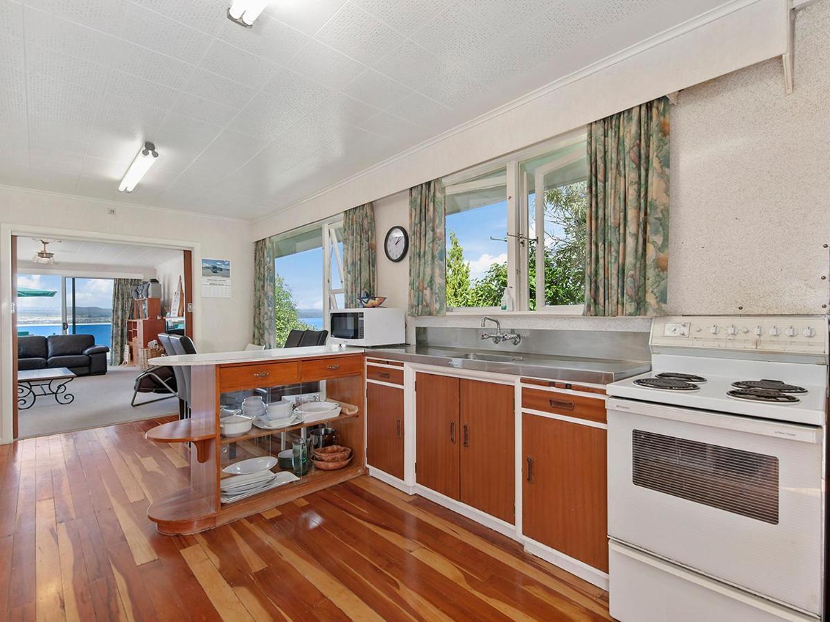 Lofty Lakeviews - Acacia Bay Holiday Home Taupo Ngoại thất bức ảnh