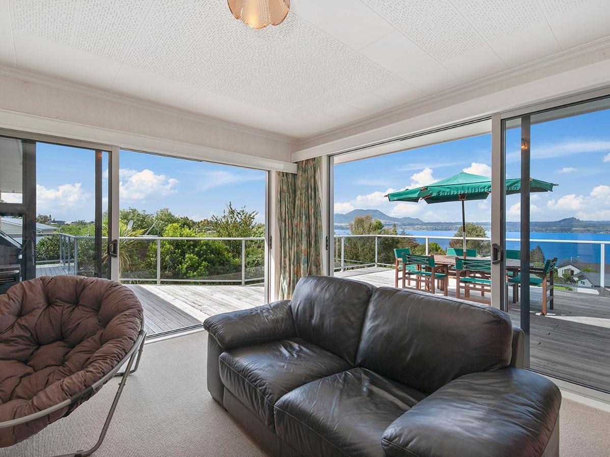 Lofty Lakeviews - Acacia Bay Holiday Home Taupo Ngoại thất bức ảnh
