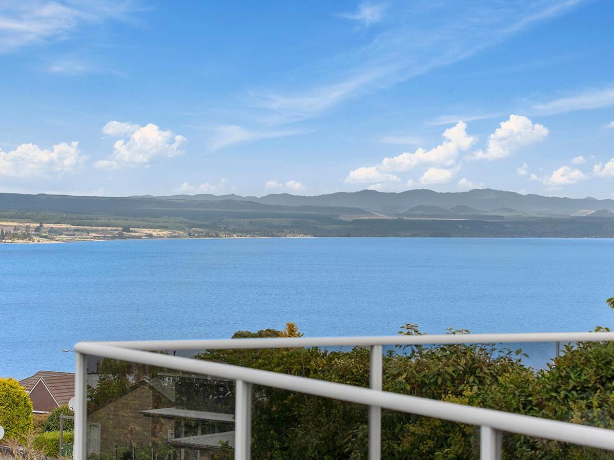Lofty Lakeviews - Acacia Bay Holiday Home Taupo Ngoại thất bức ảnh