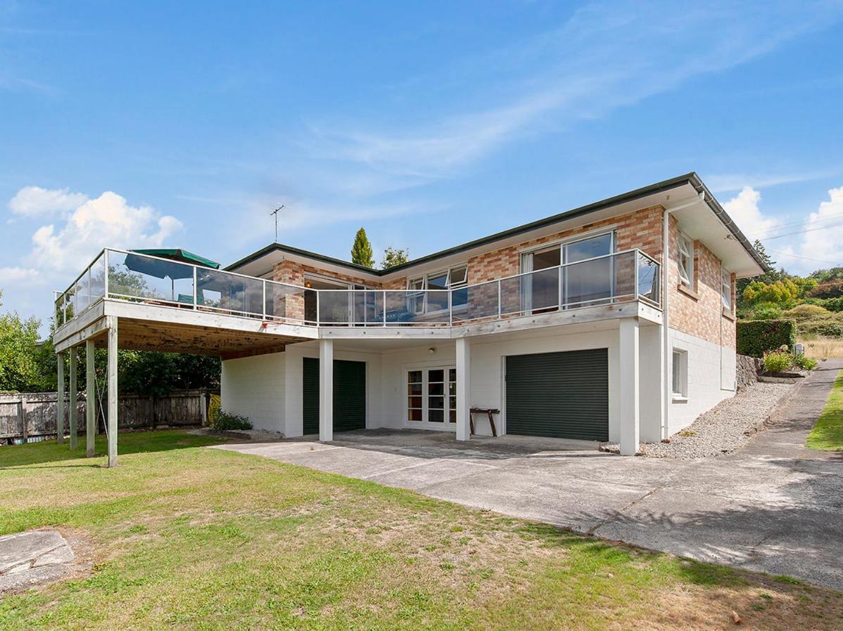 Lofty Lakeviews - Acacia Bay Holiday Home Taupo Ngoại thất bức ảnh