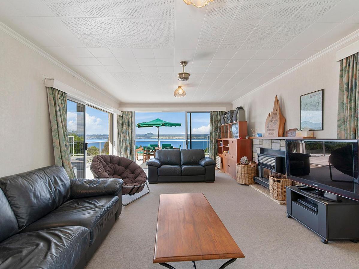 Lofty Lakeviews - Acacia Bay Holiday Home Taupo Ngoại thất bức ảnh